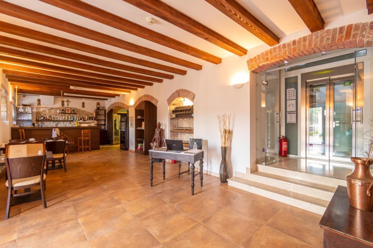B&B Heritage Villa Apolon Стари Град Экстерьер фото